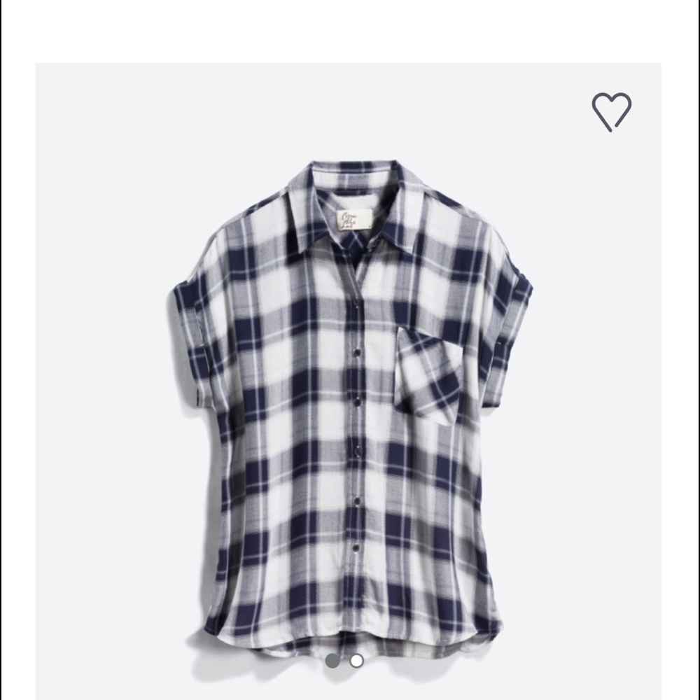 Ava Button down blouse